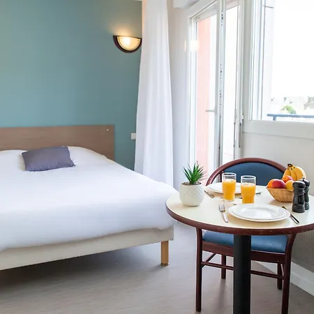 Zenitude Hotel-residences Centre 3* לה האברה