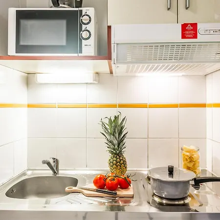 Zenitude Hotel-residences Centre Апарт-отель 3*