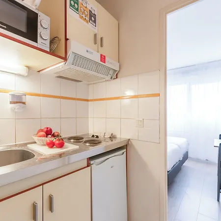 Апарт-отель Zenitude Hotel-residences Centre 3*