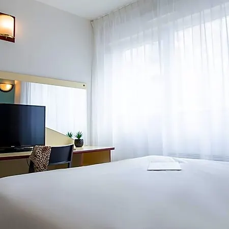 מלון דירות Zenitude Hotel-residences Centre 3*