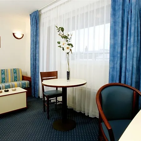 מלון דירות Zenitude Hotel-residences Centre 3*