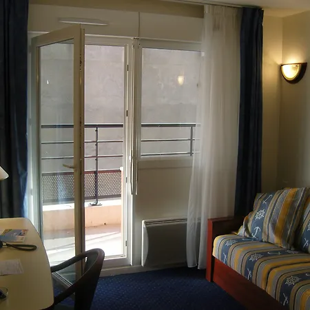 Zenitude Hotel-residences Centre מלון דירות 3*