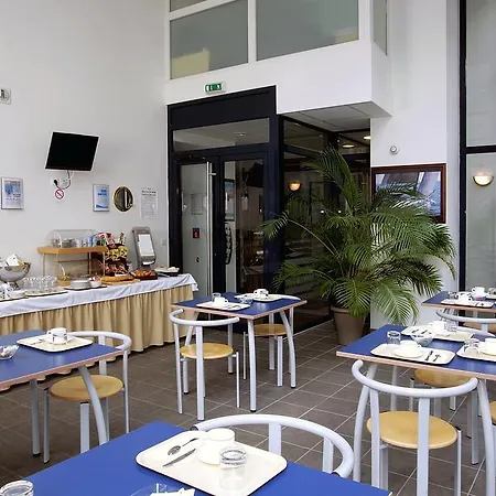 מלון דירות Zenitude Hotel-residences Centre 3*